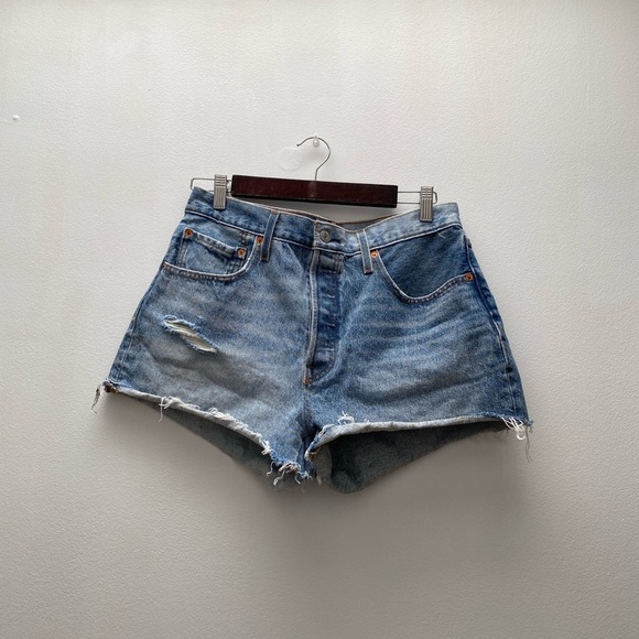 Levi's - Premium 501 Two Tone Indigo Wash Women’s Jean Shorts - Picture 7 of 16